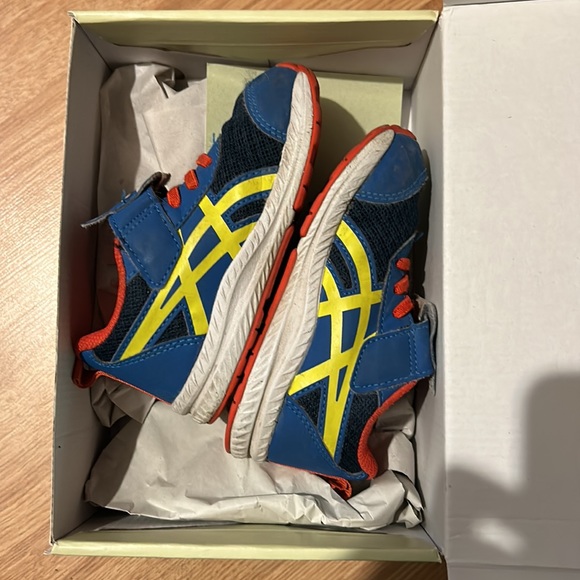 Asics sneakers us size 8 - Picture 6 of 6